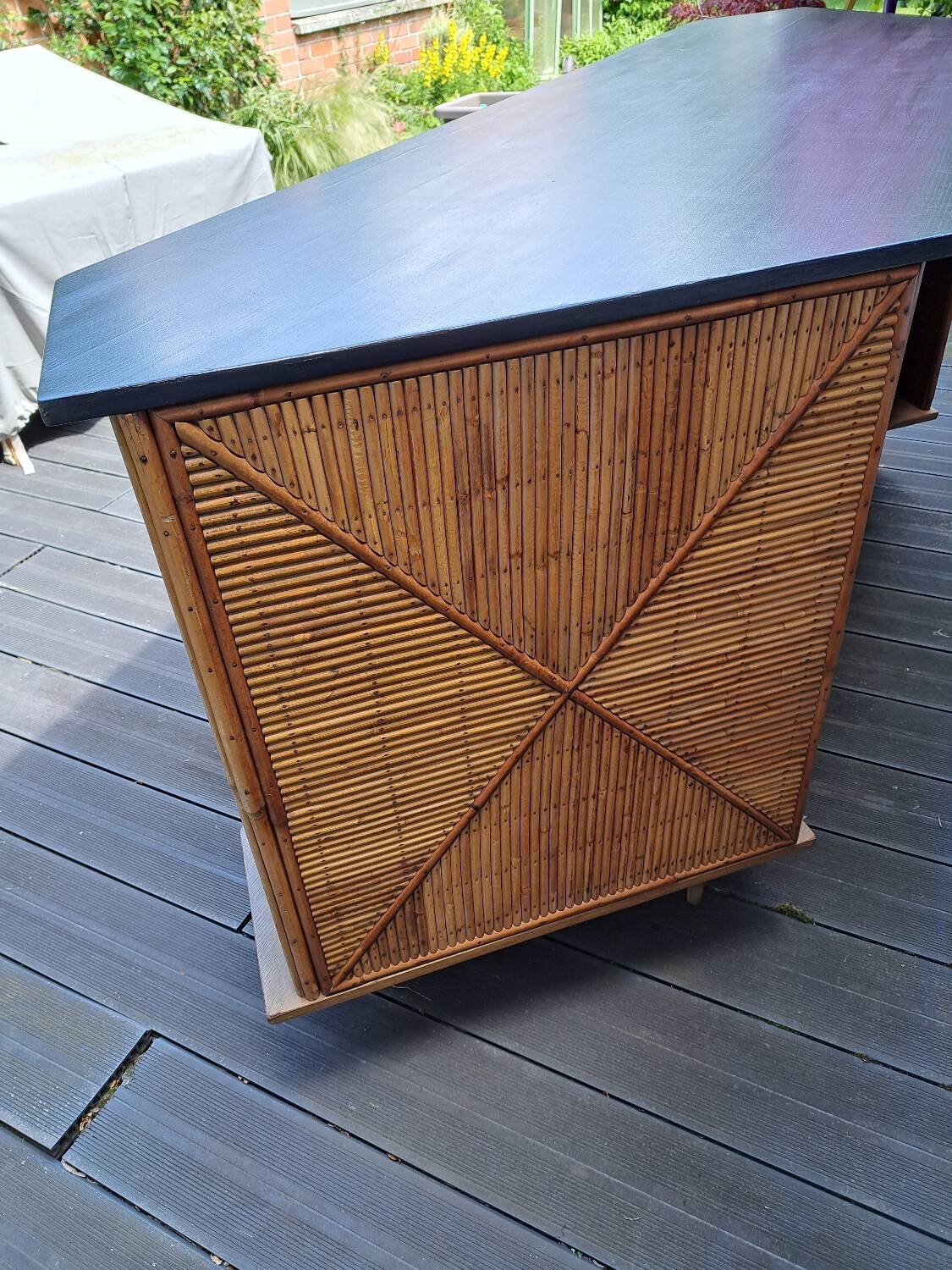 Bamboo and rattan counter