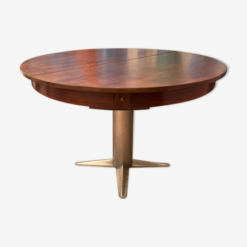 Extendable vintage round table