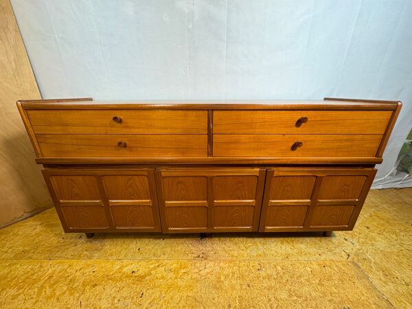 Buffet en teck rétro vintage des années 60-70 par Nathan. Un style