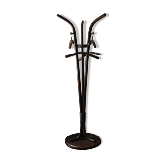 Standing coat rack