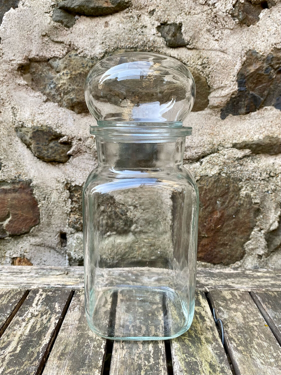 Transparent apothecary pot