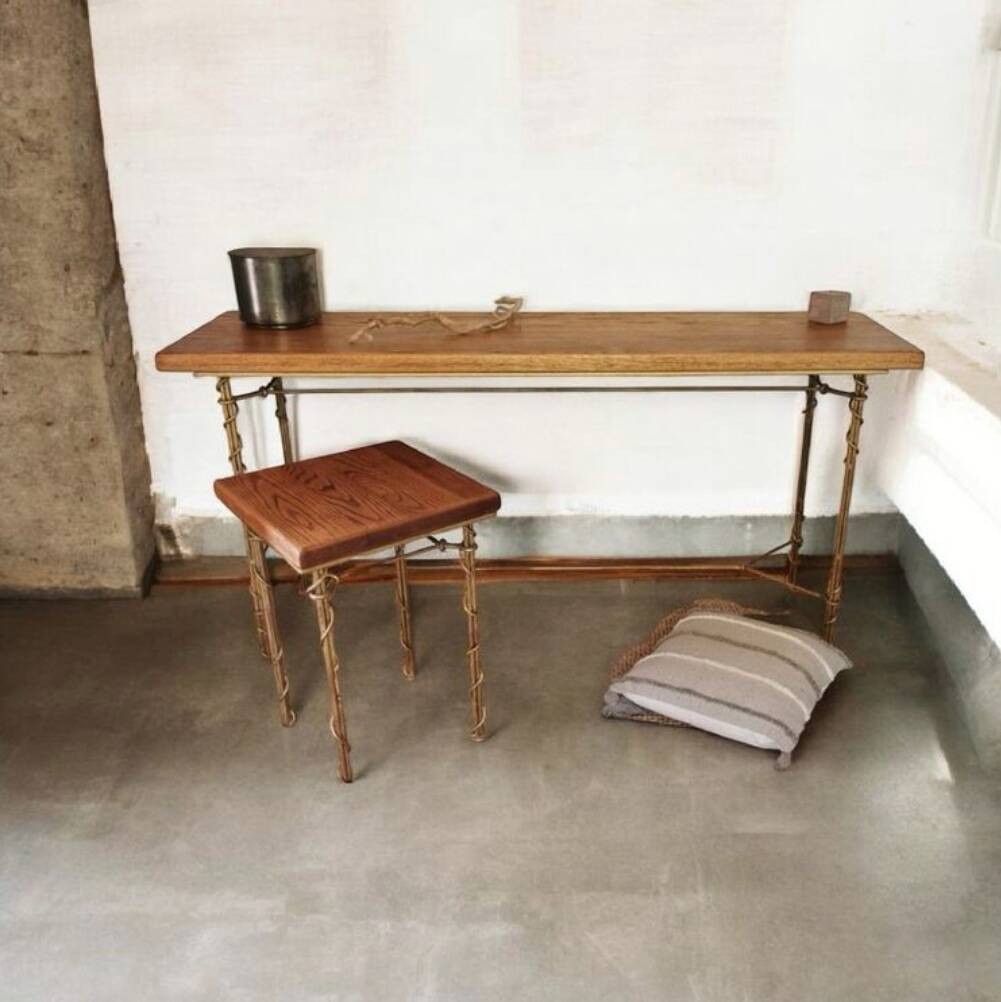 Wrought iron console imitating ivy