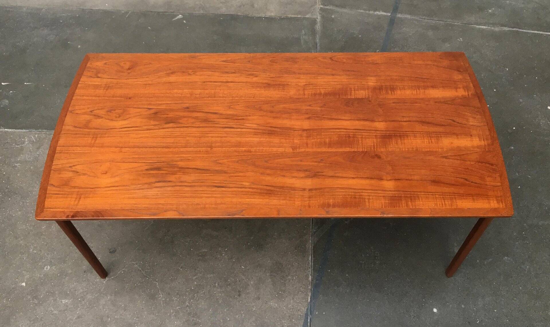 Mid-century teak coffee table by Ole Wanscher for Poul Jeppesens Møbelfabrik.