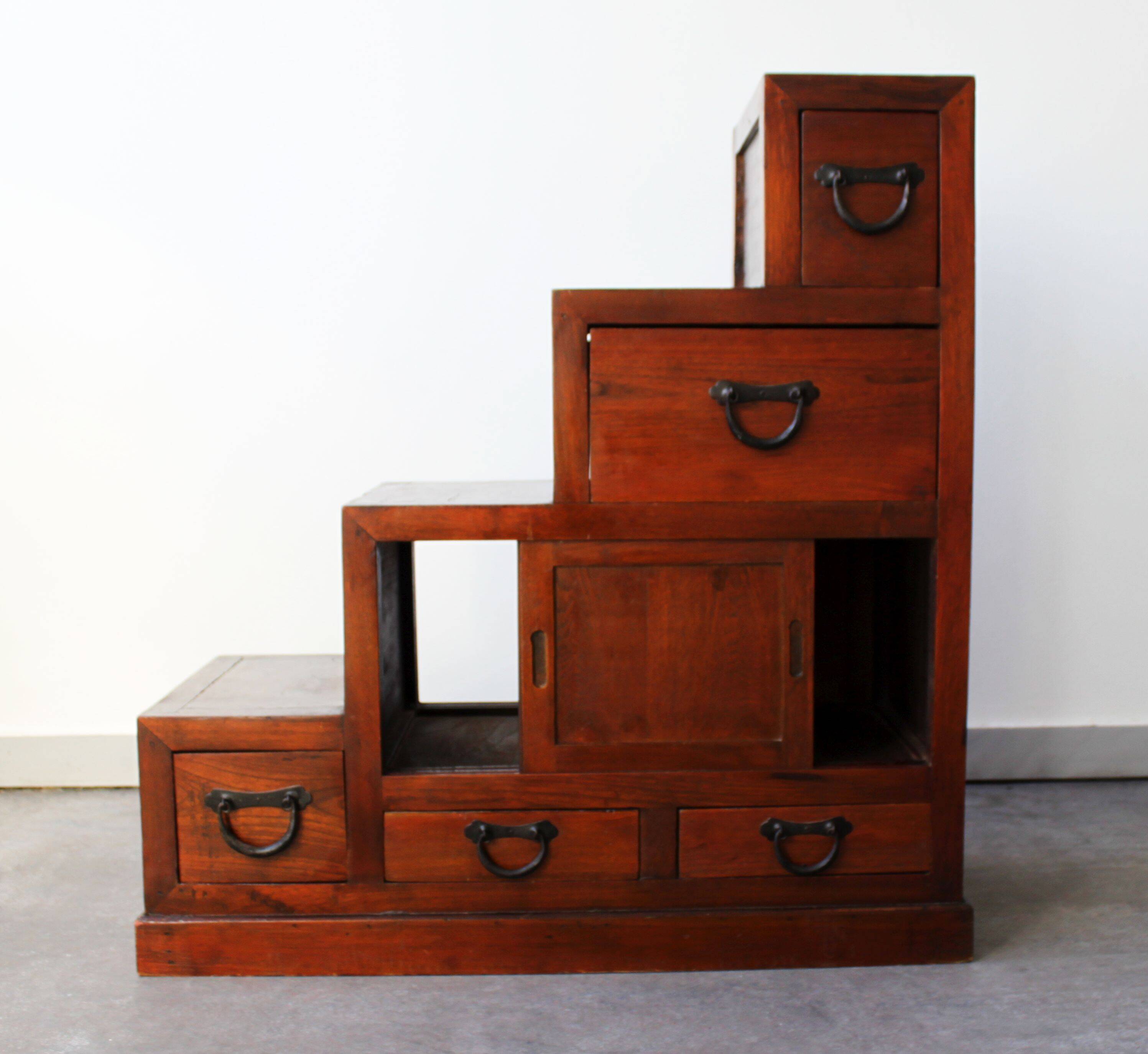 Meuble escaliers, en bois massif, mid century.
