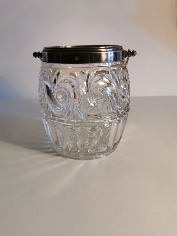 Ensemble plateau et seau à glaçons en cristal de baccarat et métal argenté (signé Baccarat)