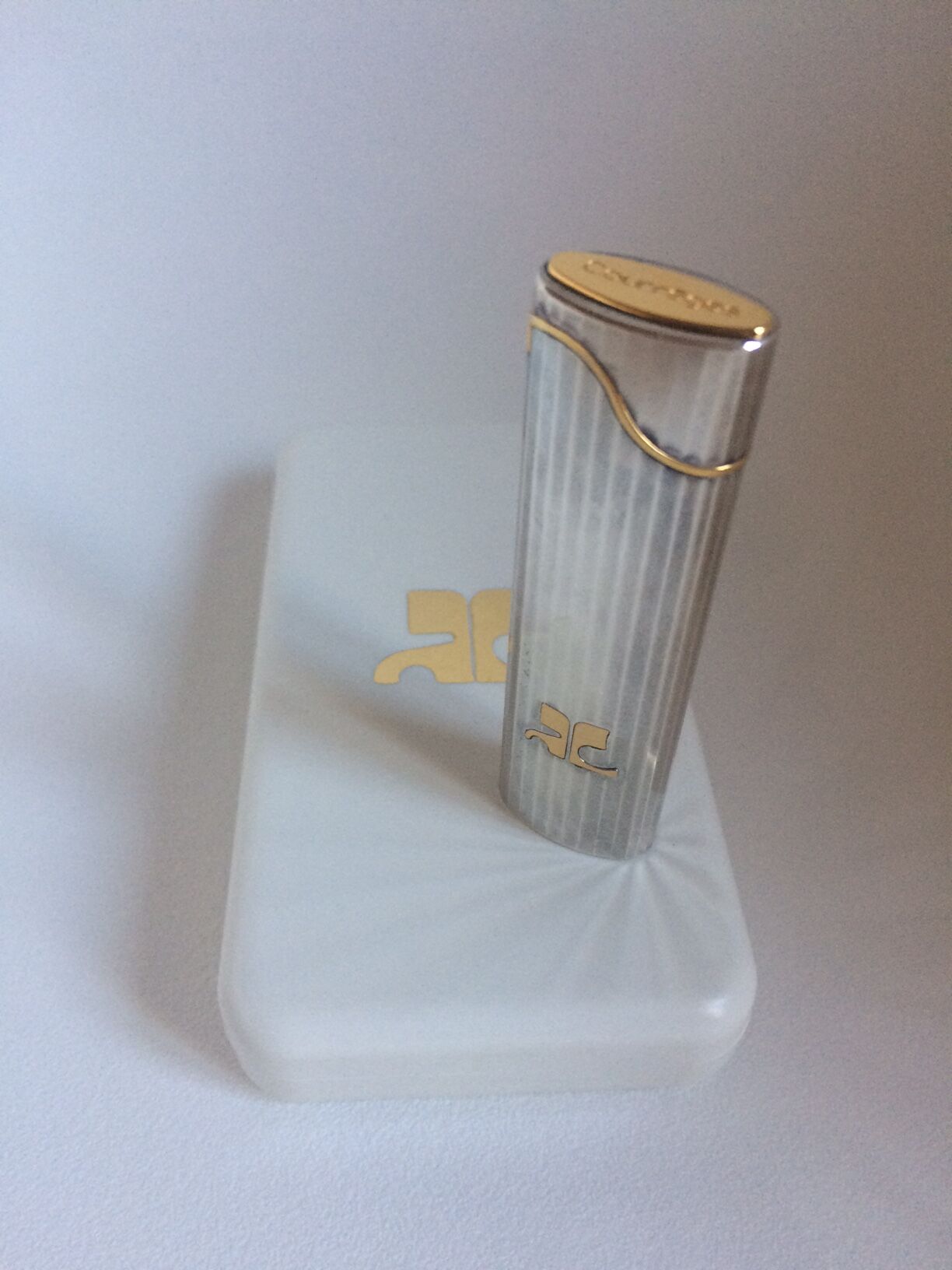 Courrèges lighter with box