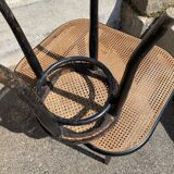 Ensemble table et tabouret thonet