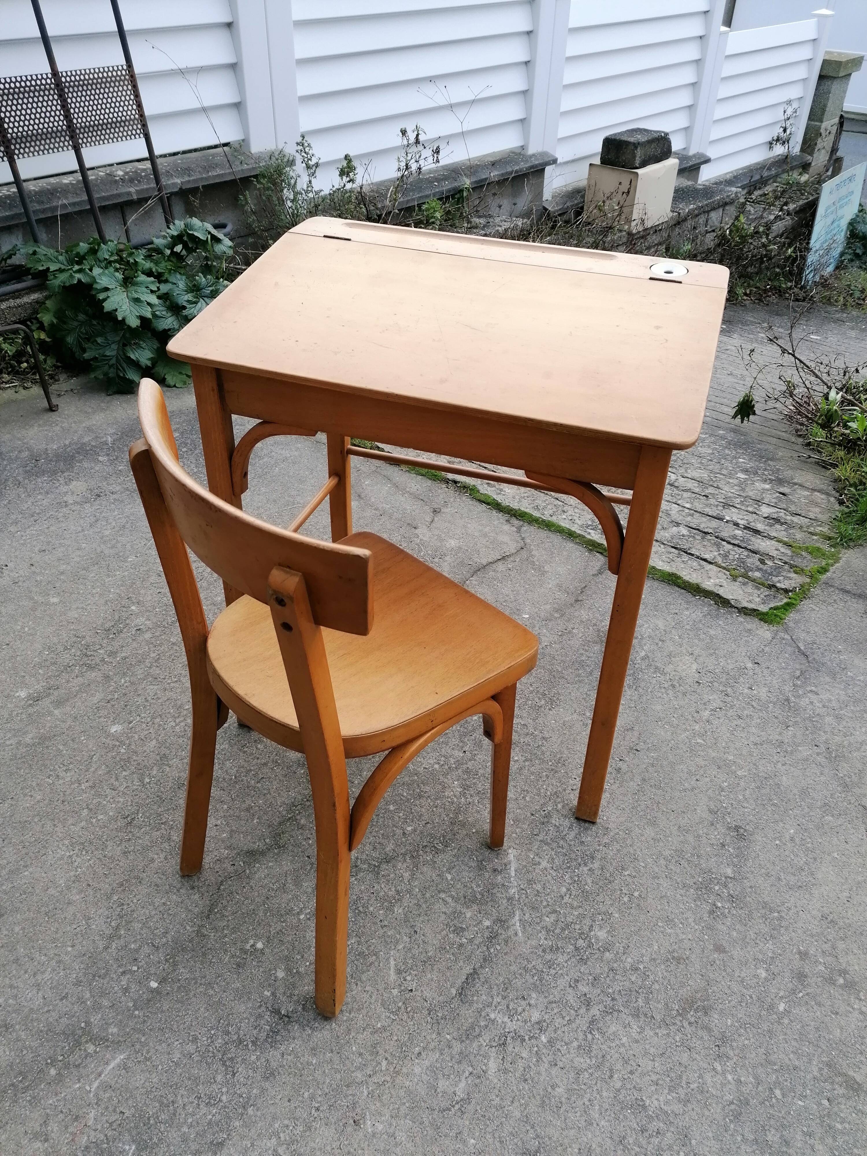 Baumann children's desk and chair