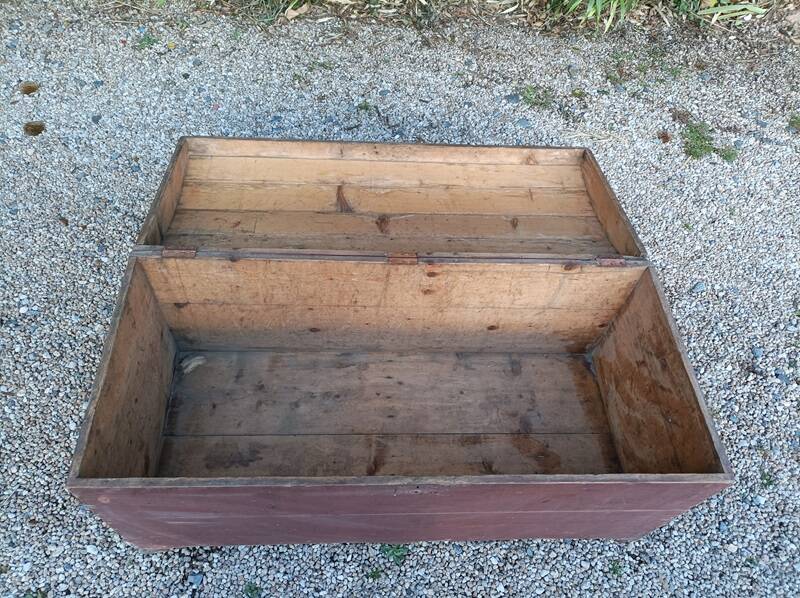 Solid wood trunk box patinated storage box