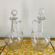 Wine pitchers or carafes in glass from the 19th century.