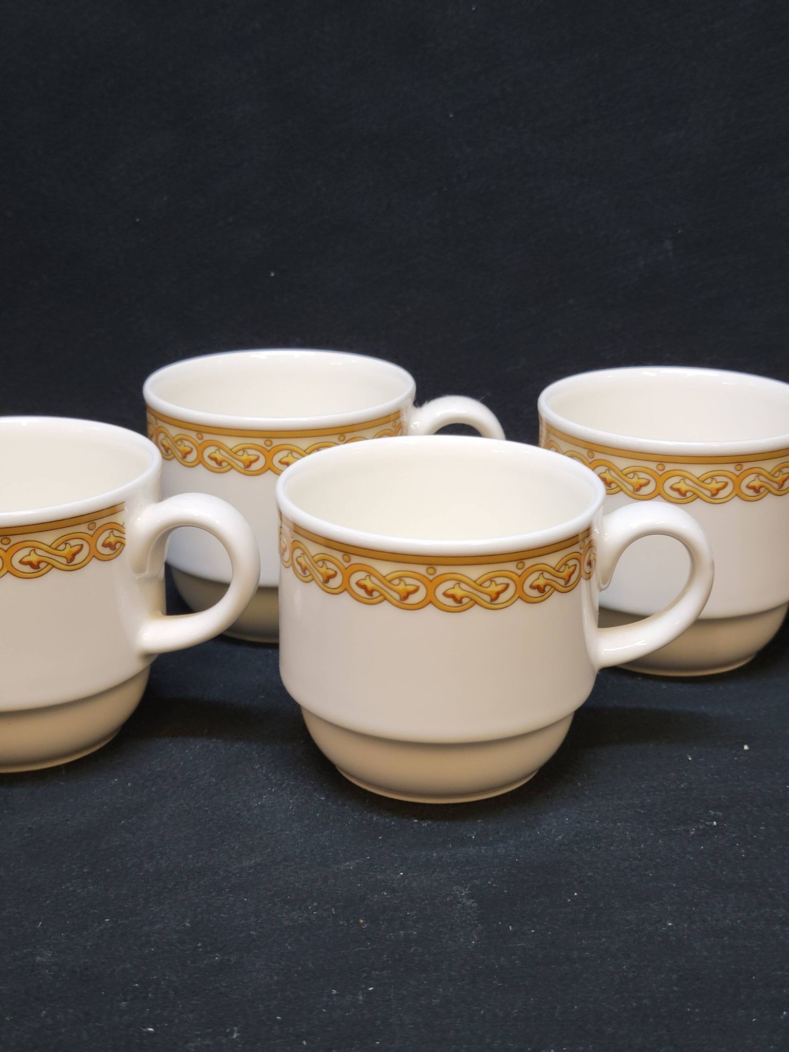 Villeroy & Boch 4 Stackable Coffee Cups