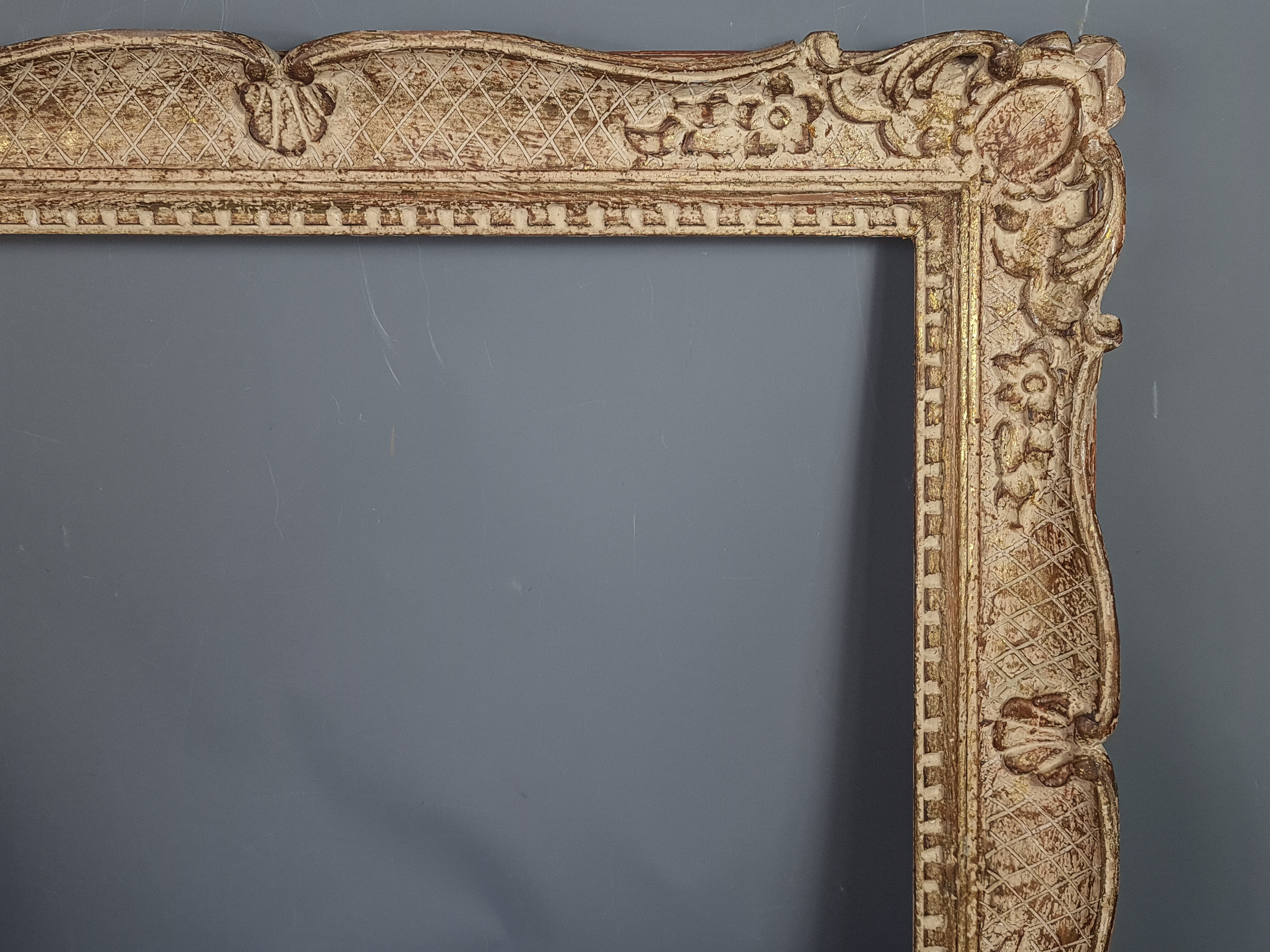 Old frame Montparnasse carved wood patinated 68x59 foliage 54.8x45 cm