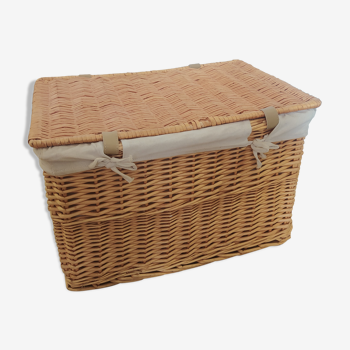 Wicker chest / trunk / basket