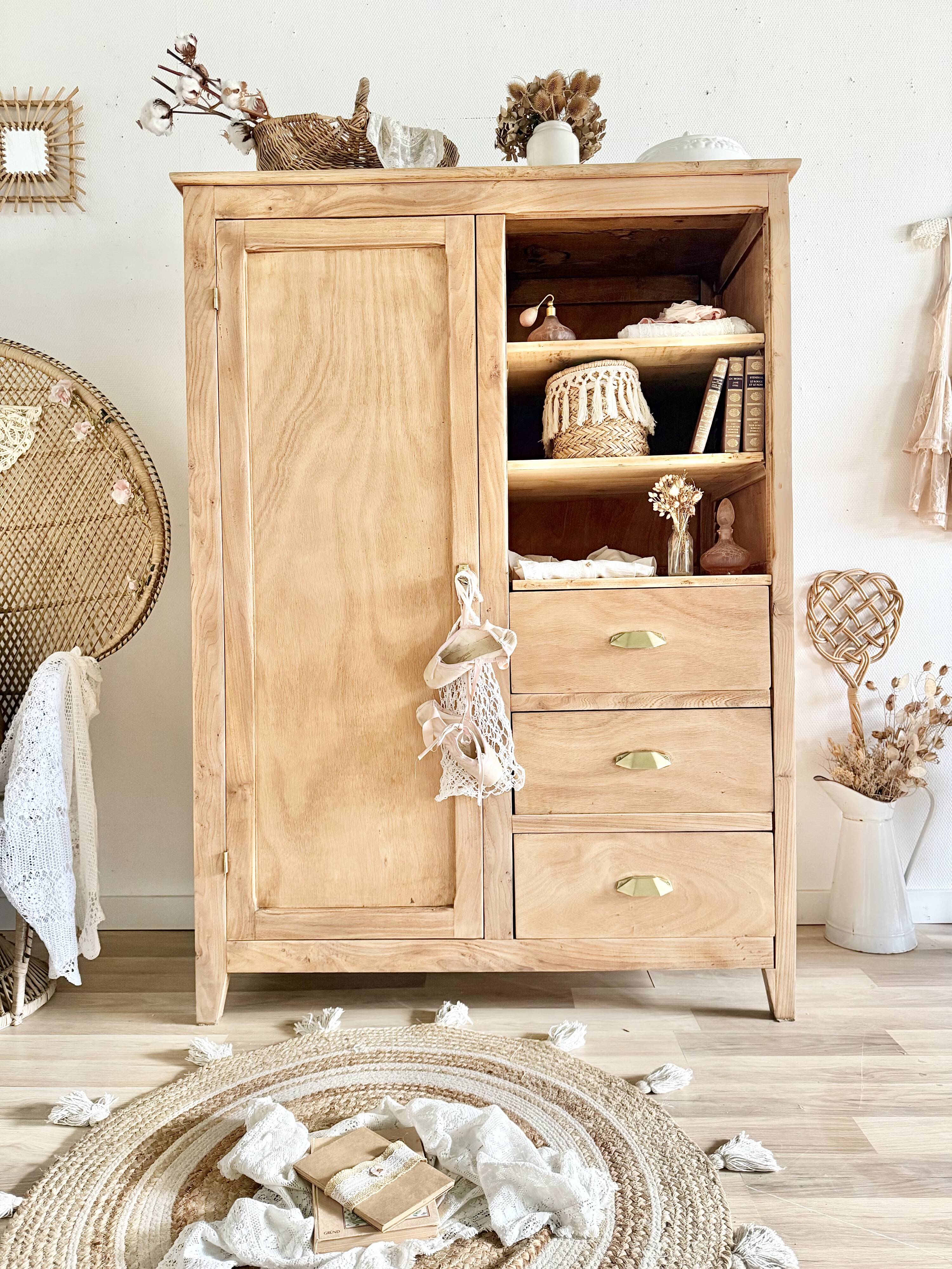 Asymmetrical Parisian wardrobe