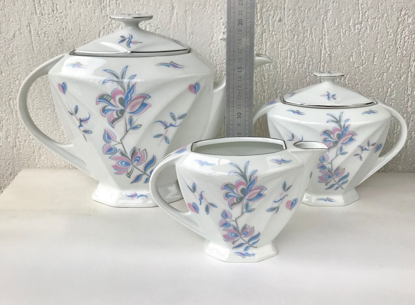 Porcelain tea set 30s