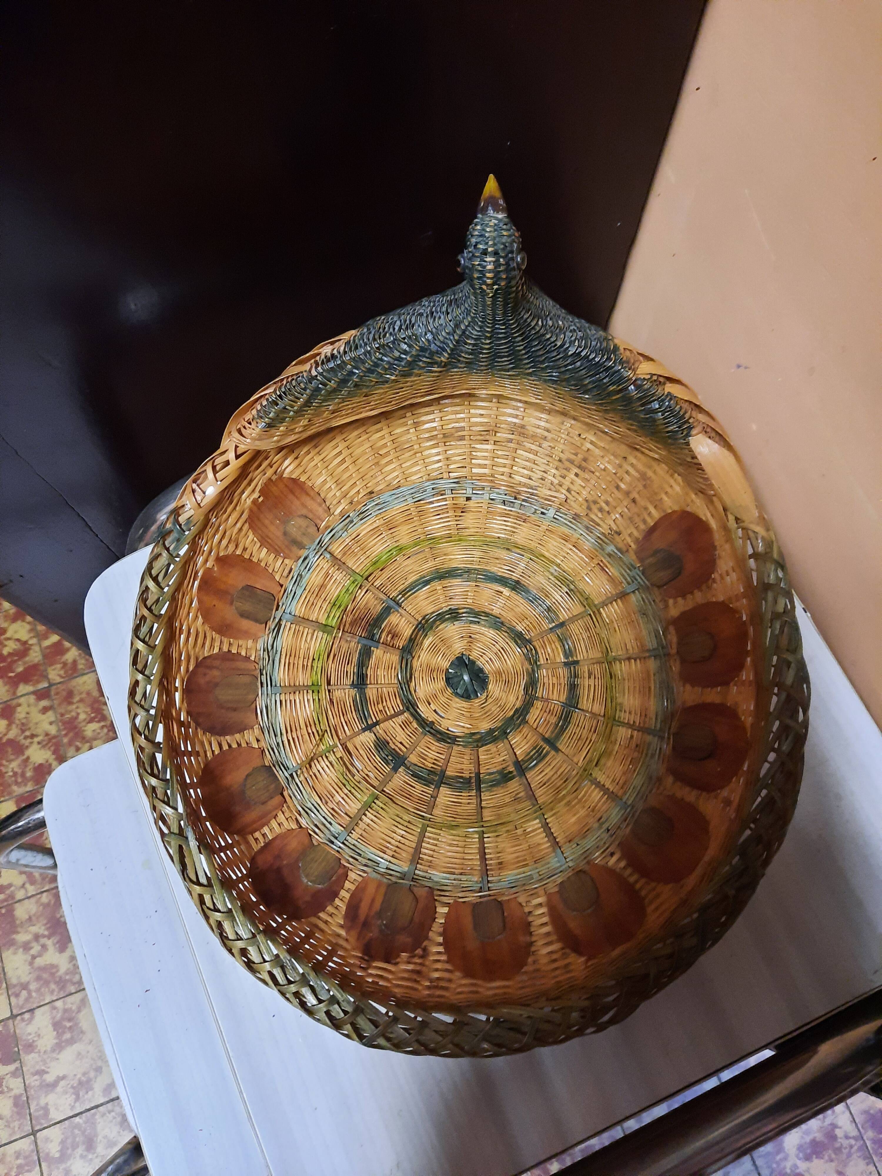 Peacock-shaped basket