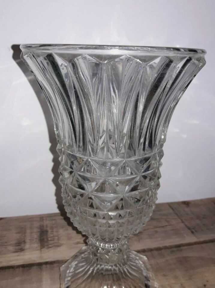 Glass vase
