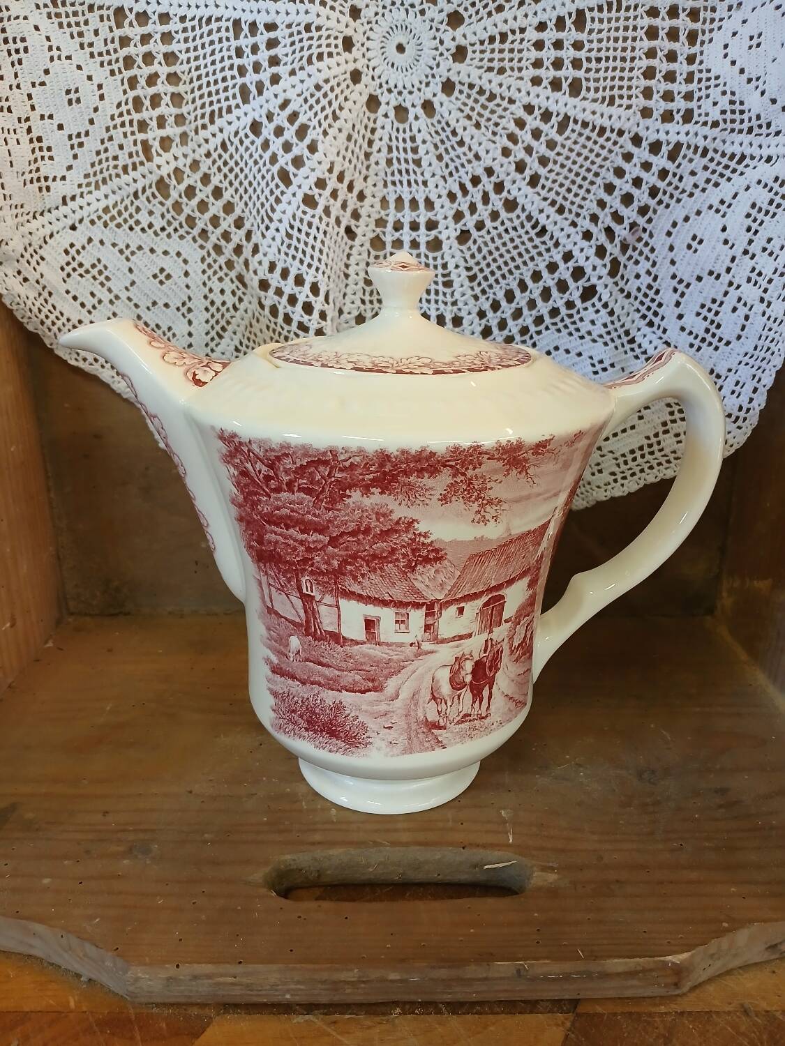 Antique coffee pot in Maastricht faience.