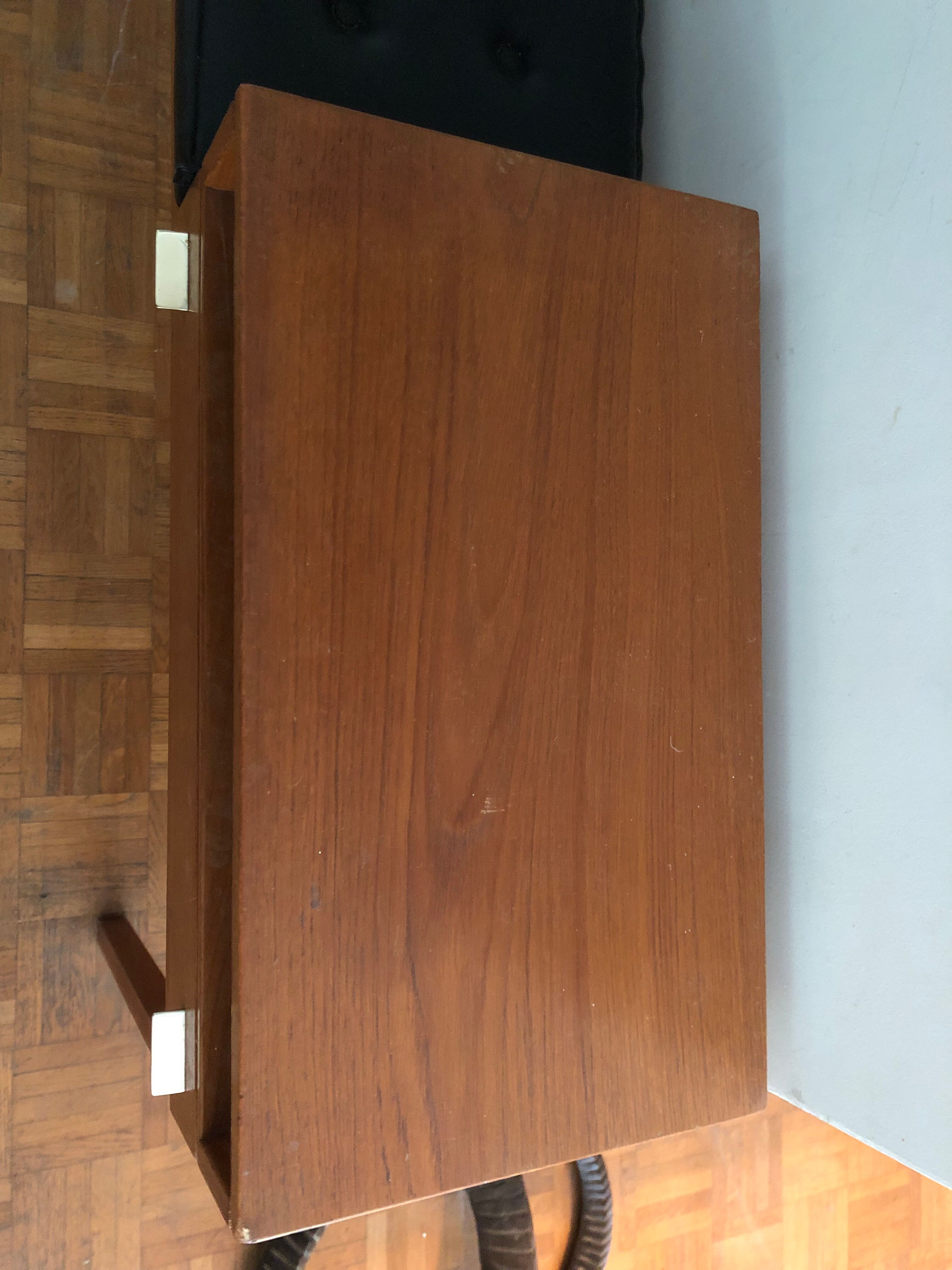 Scandinavian entrance bench