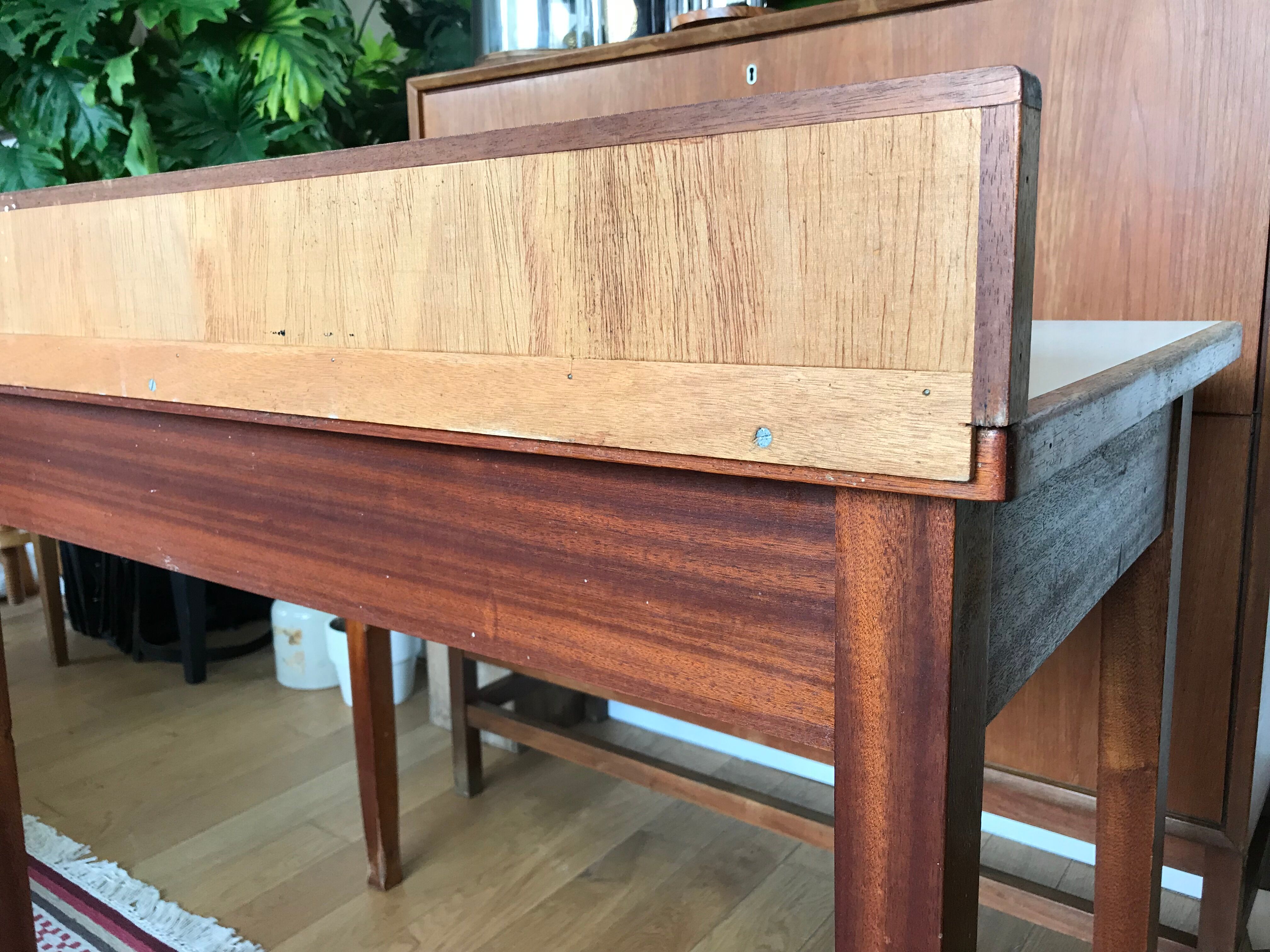 Farm table