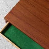 Small Danish sideboard in teak by Hundevad 1960s - 108 cm