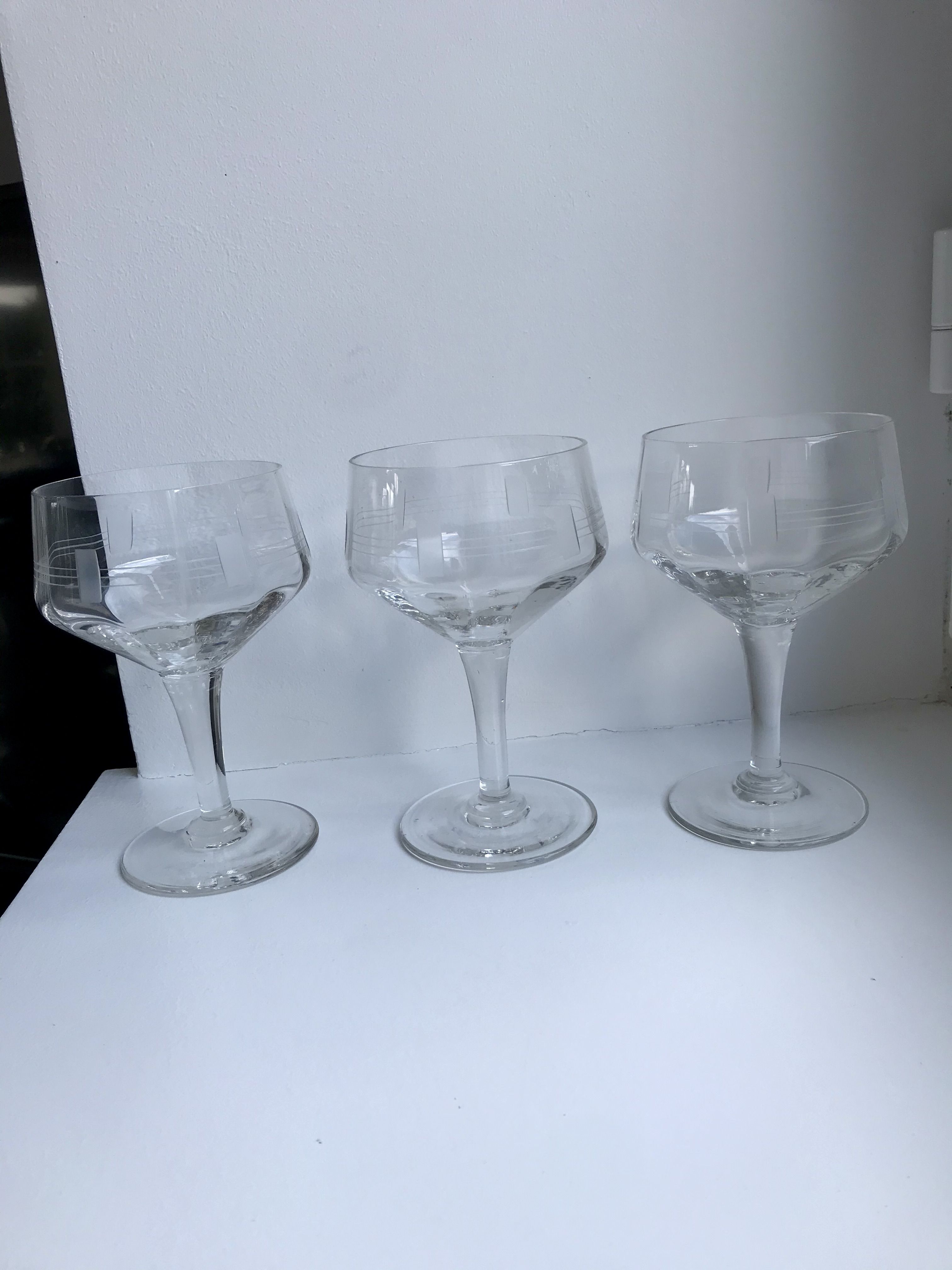 Set of 6 champagne glasses in crystal engraved Art Deco 30s