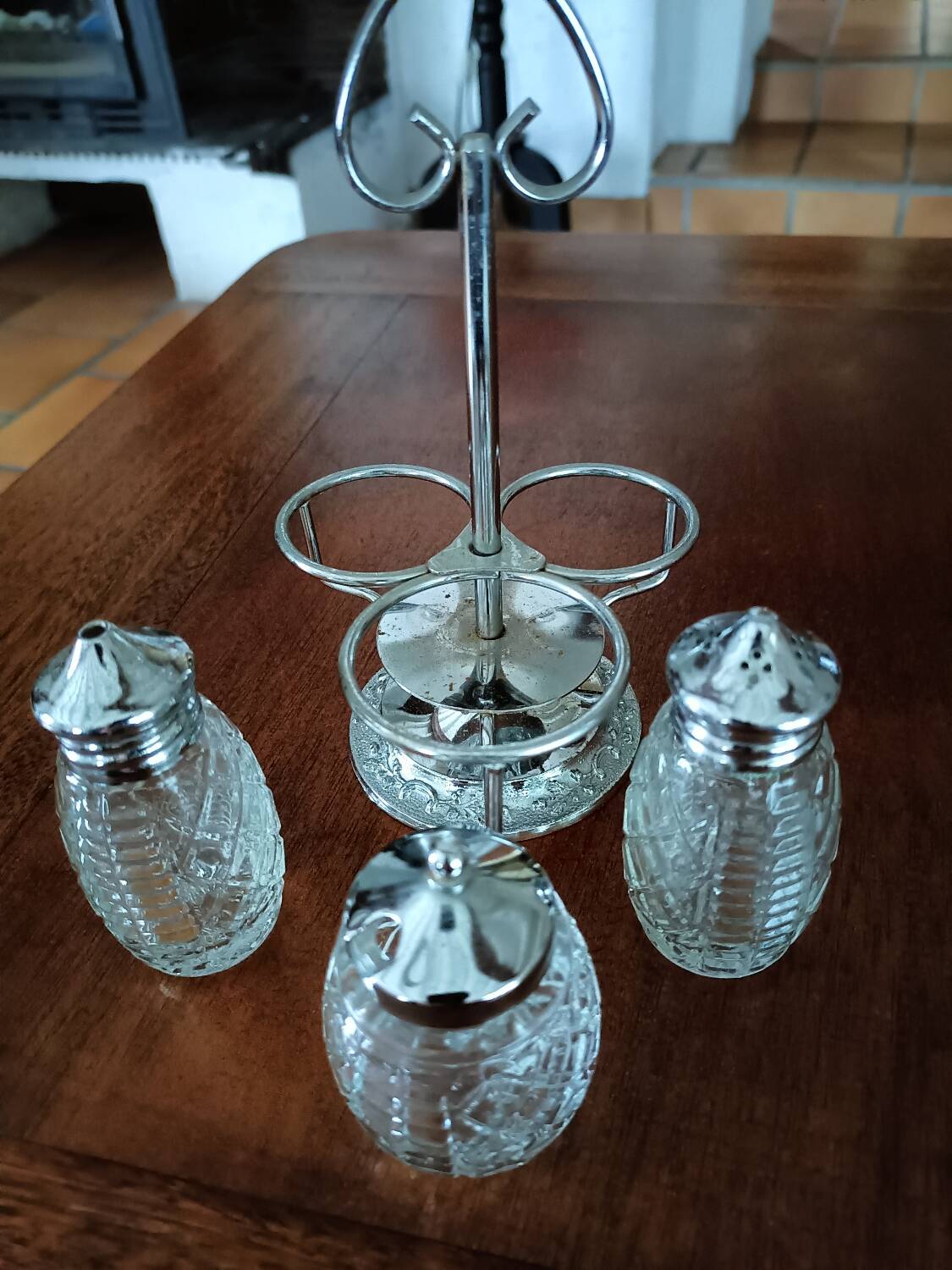 Mustard salt and pepper shaker