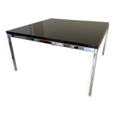 Table basse carré laqué noir désigné par Tobia Scarpa pour Knoll.