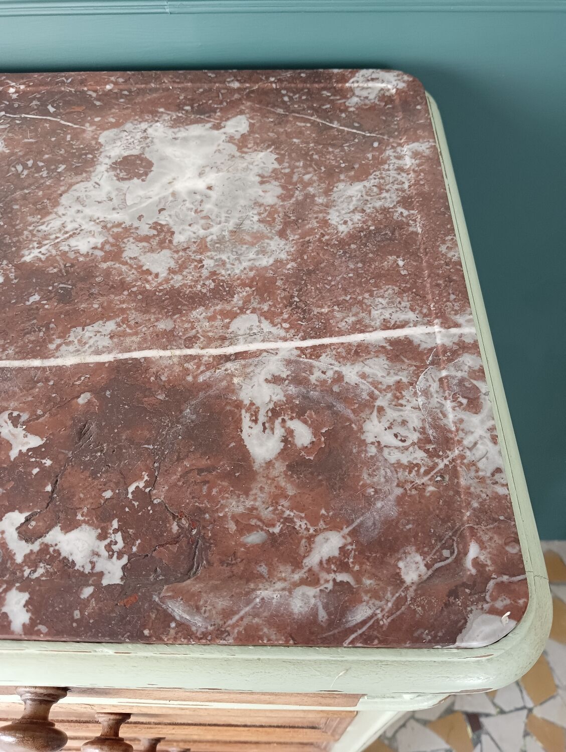 Chiffonnier revisited in almond green