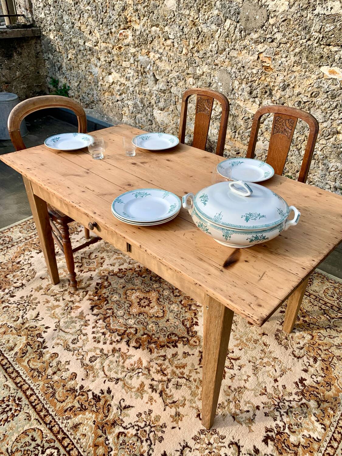 Farm table