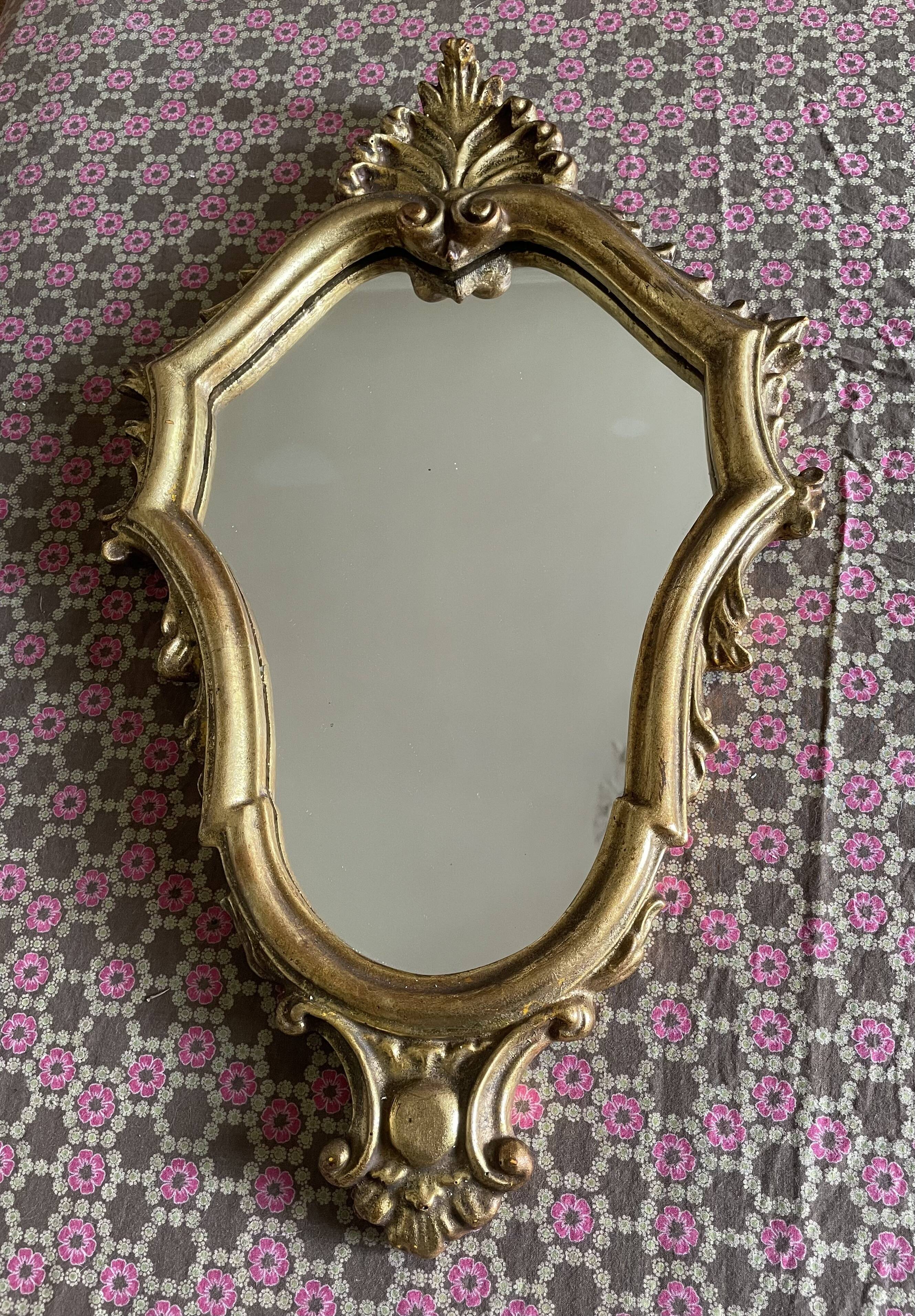 Miroir en résine doré style Louis XV h47 X l28