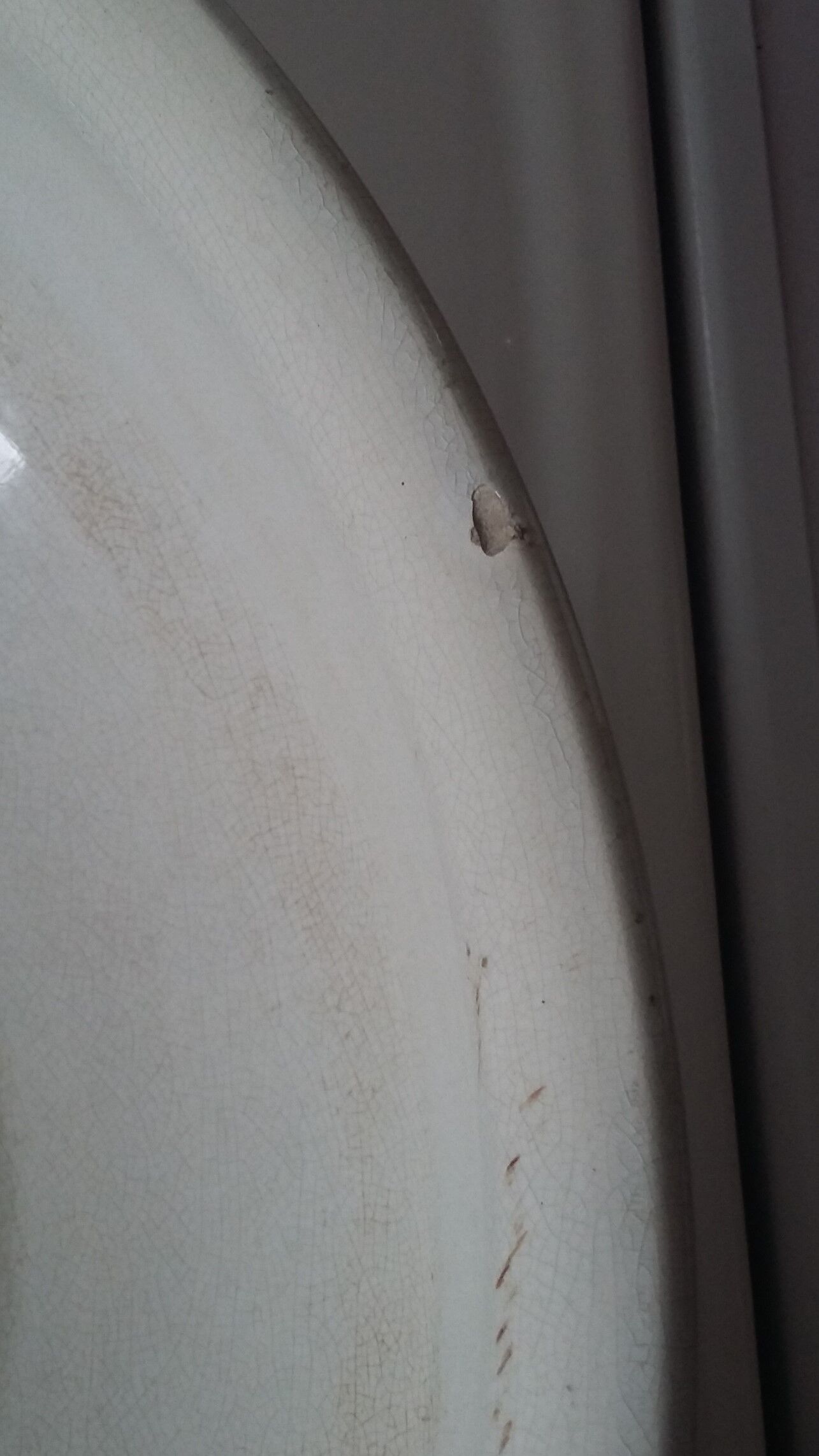 Plat en faïence de St Amand