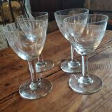 Lot de verres à pied ciselés