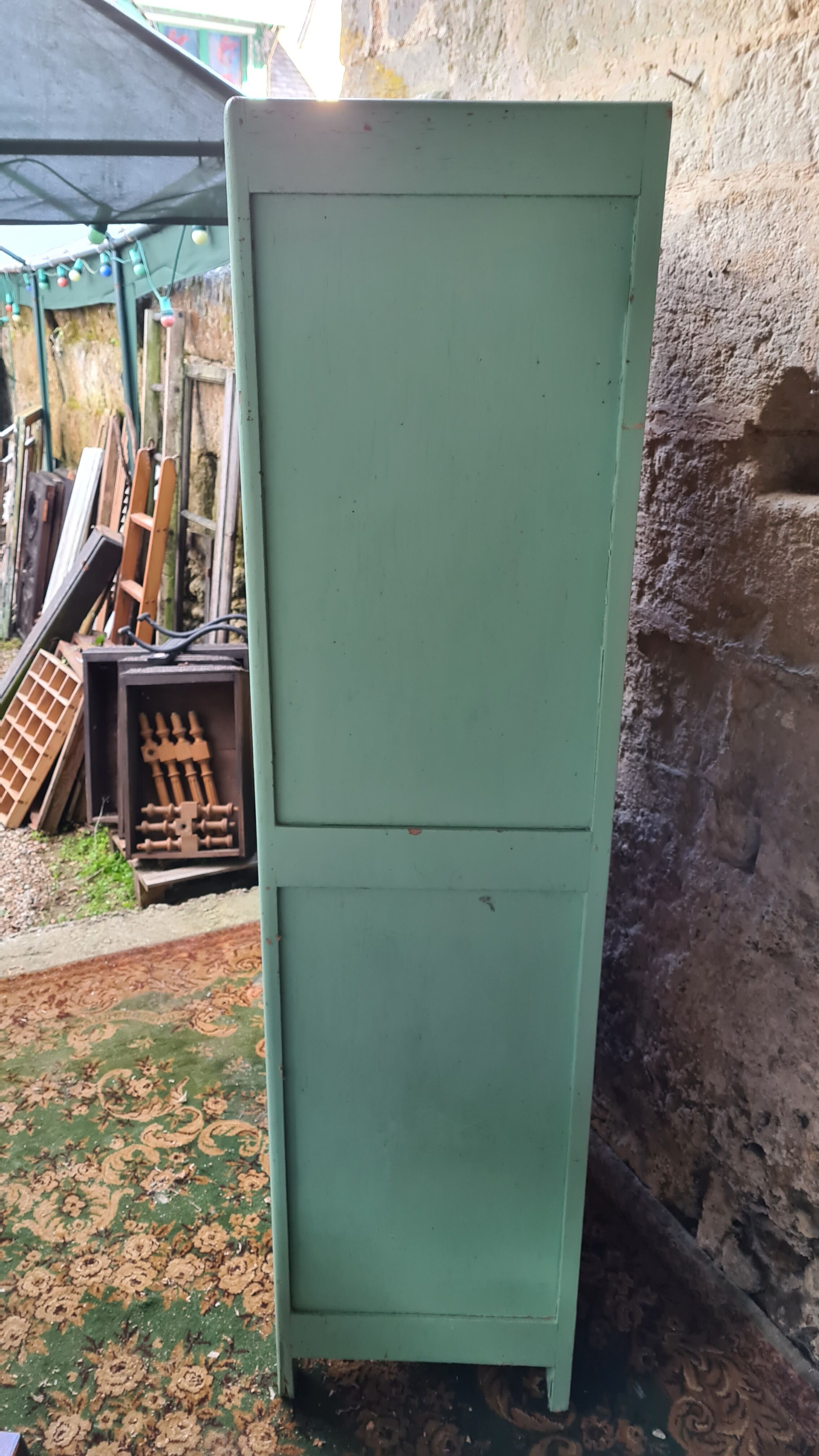 Small Parisian wardrobe