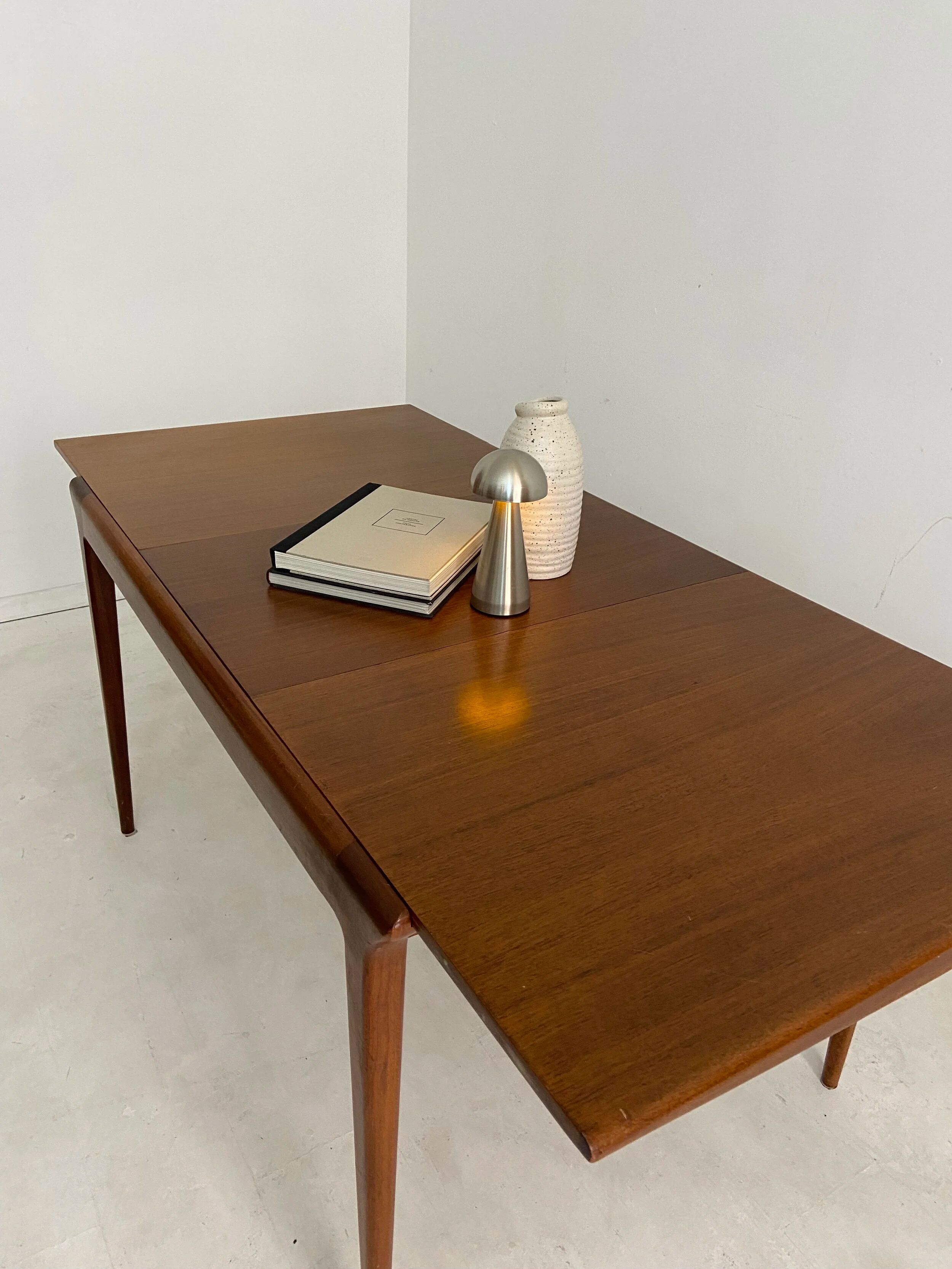 Table vintage McIntosh scandinave en teck – années 60
