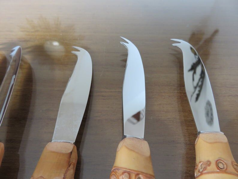 Set of 6 cheese knives, bamboo handle 60s