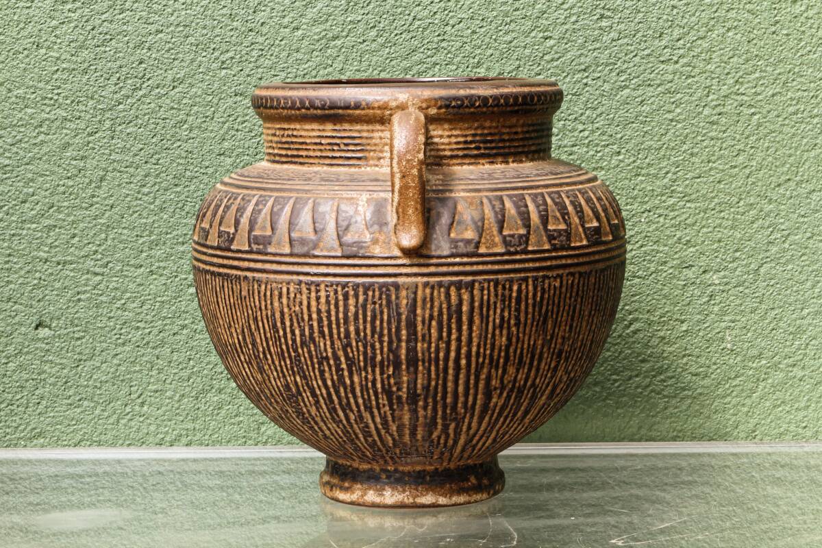 Etruscan vase Schenrich, West Germany, 1970s