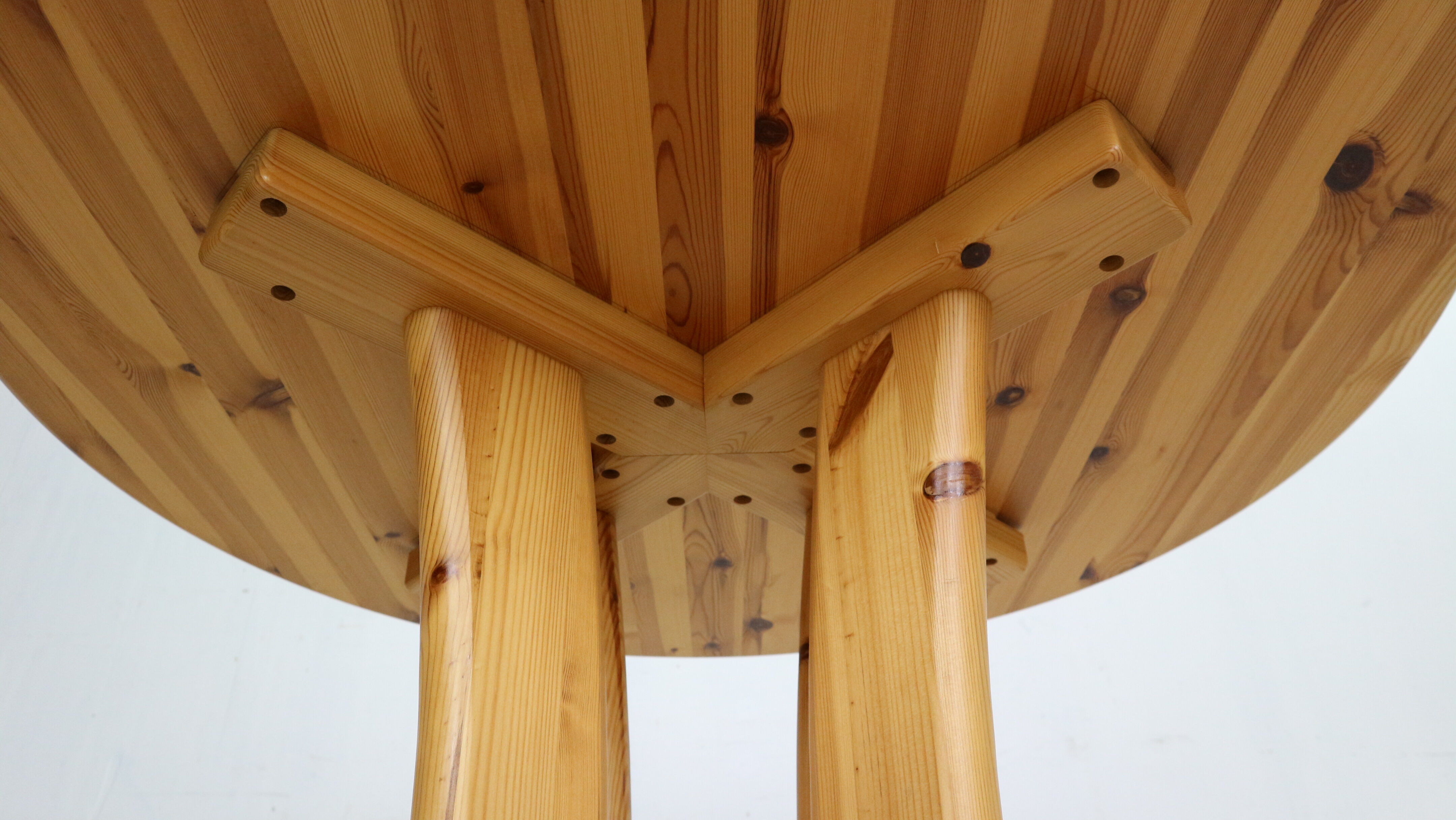 Round Solid Pinewood Dinning Table, 1970's Denmark