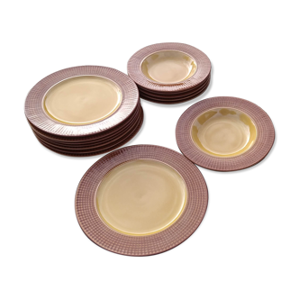 Series of 8 flat plates and 5 hollow plates of ceramic