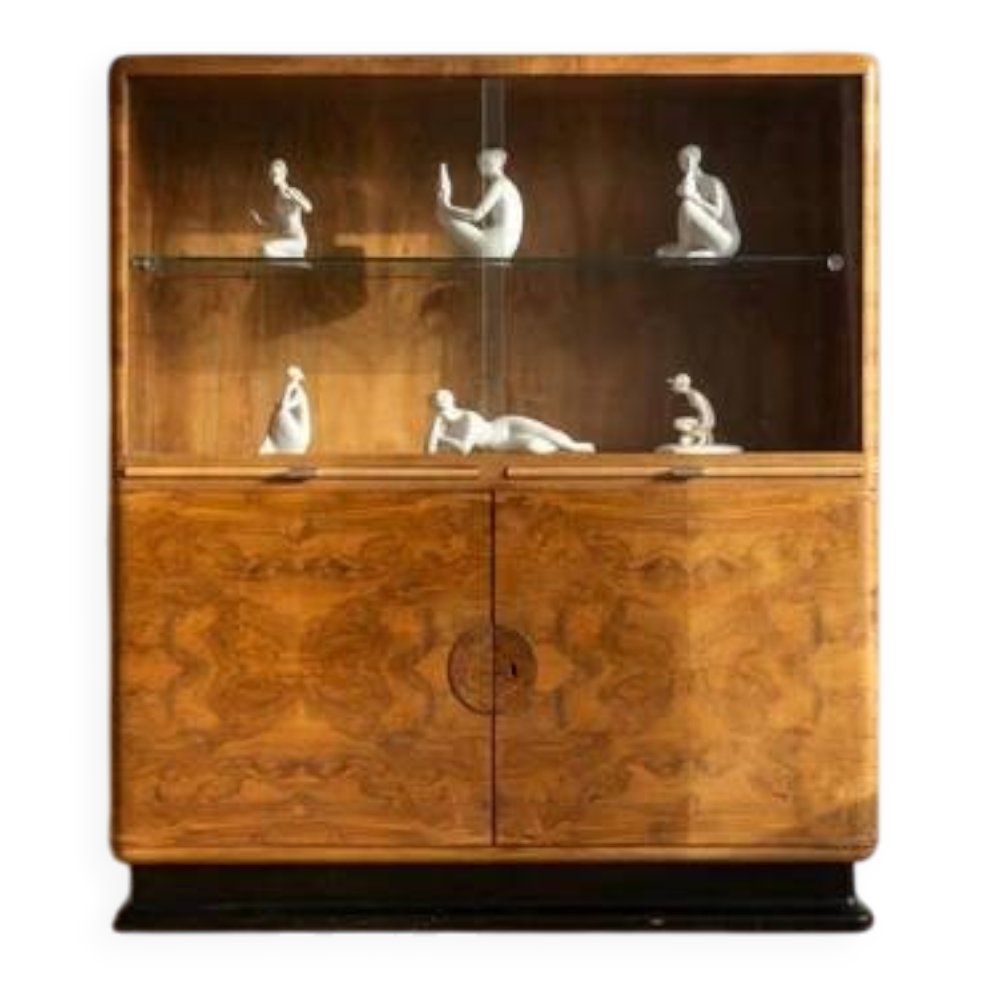Vitrine Art Déco attribuée à Jindřich Halabala, placage de noyer, années 1930, Tchécoslovaquie
