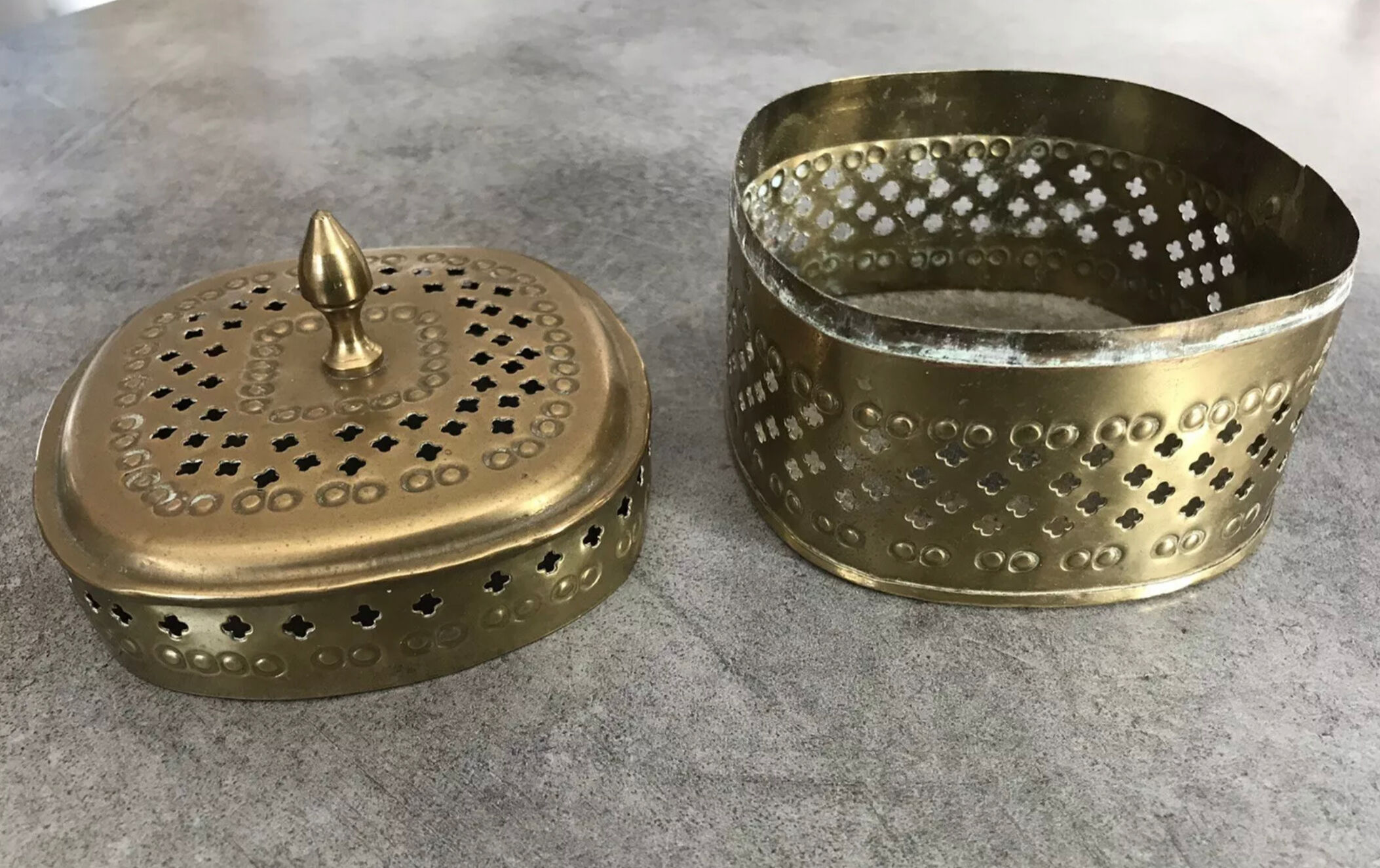 SQUARE DECORATIVE JEWELRY BOX MADE OF BRASS