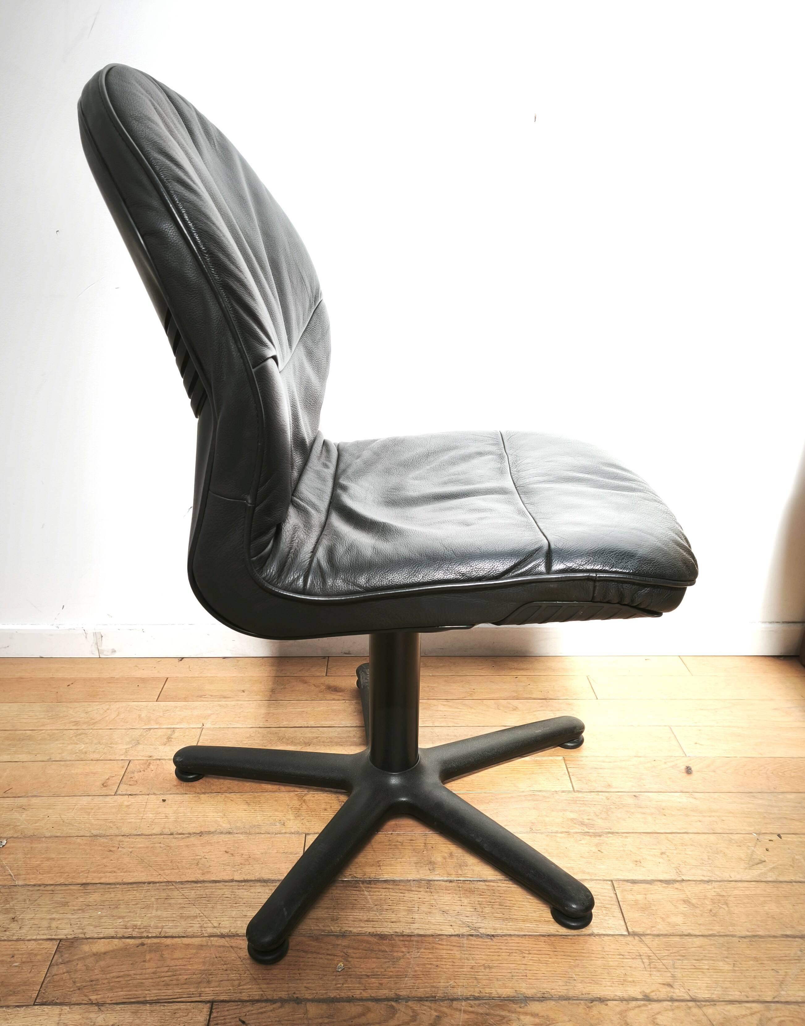 Set of 4 vintage Stratford office chairs.