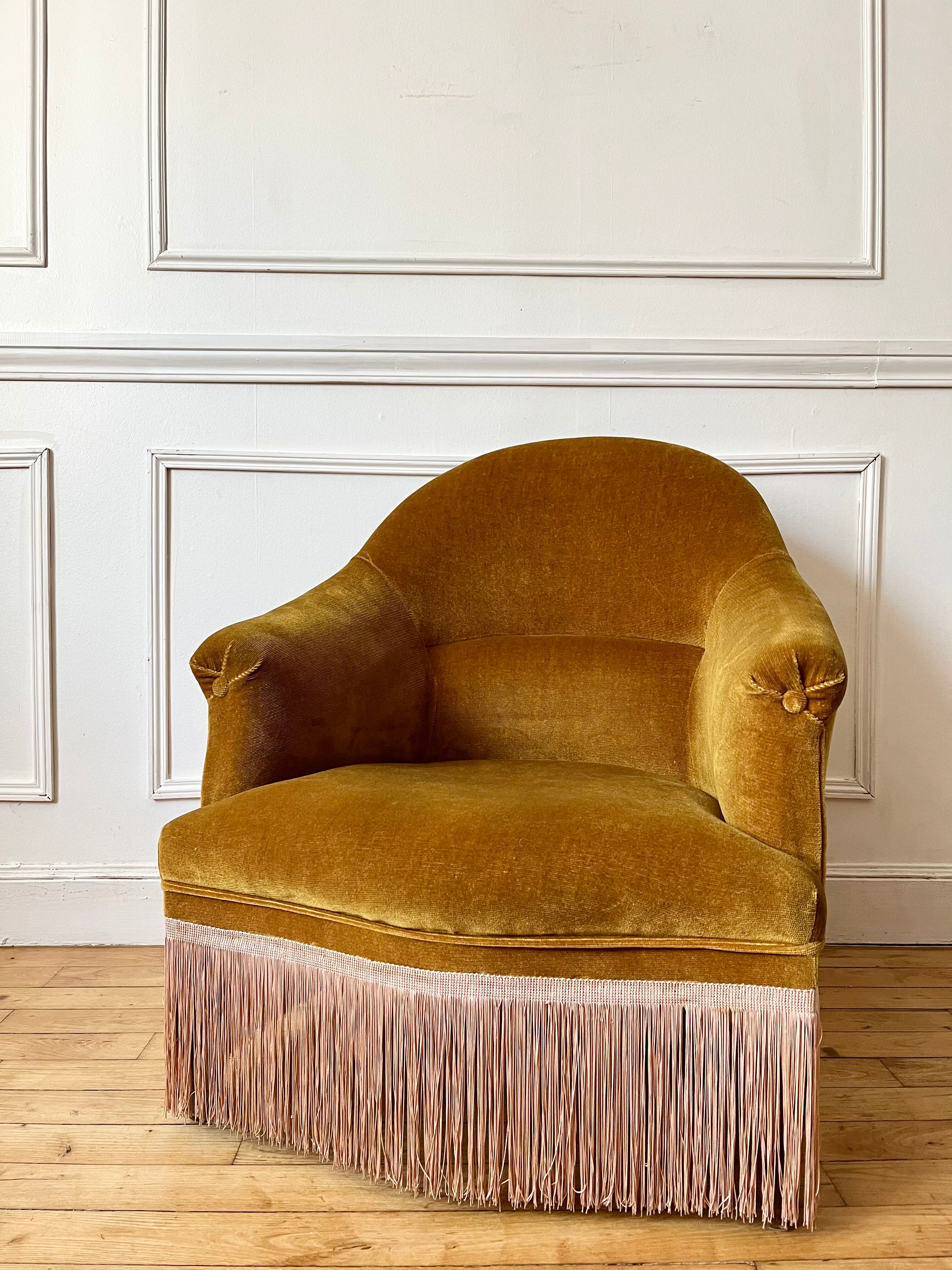 Toad armchair in gold velvet