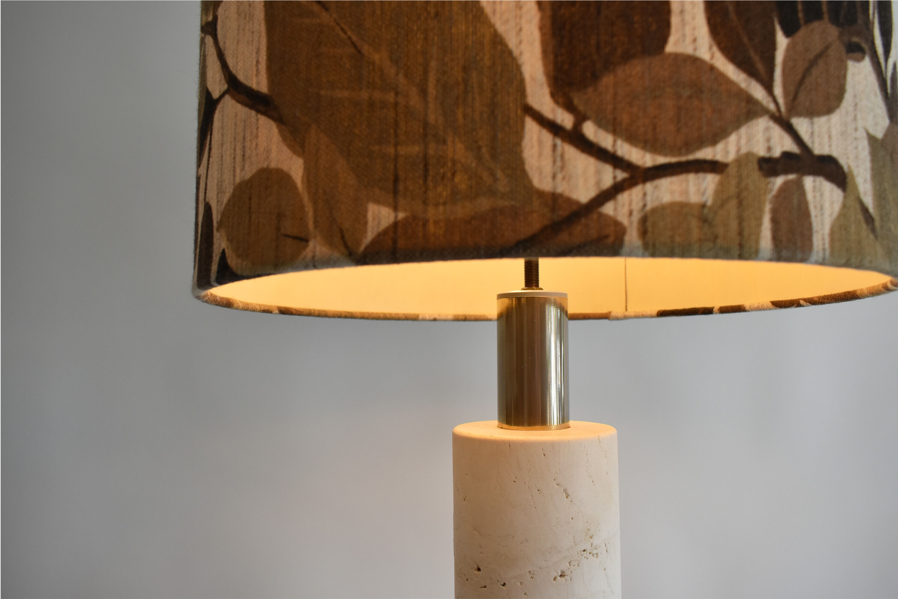 Pair of travertine lamps with three lights, Italy, 1970