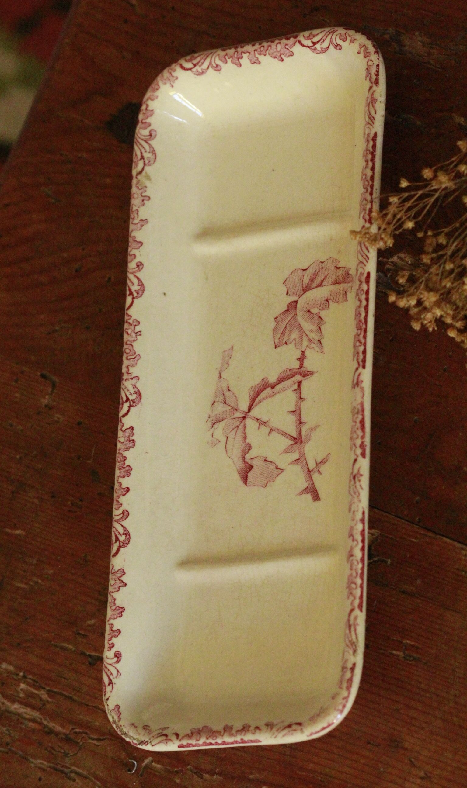 Ceramic soap dish