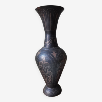 Large vintage vase in chiseled metal with plant motif, ethnic style