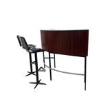 Bar en palissandre du milieu du XXe siècle avec tabourets de bar