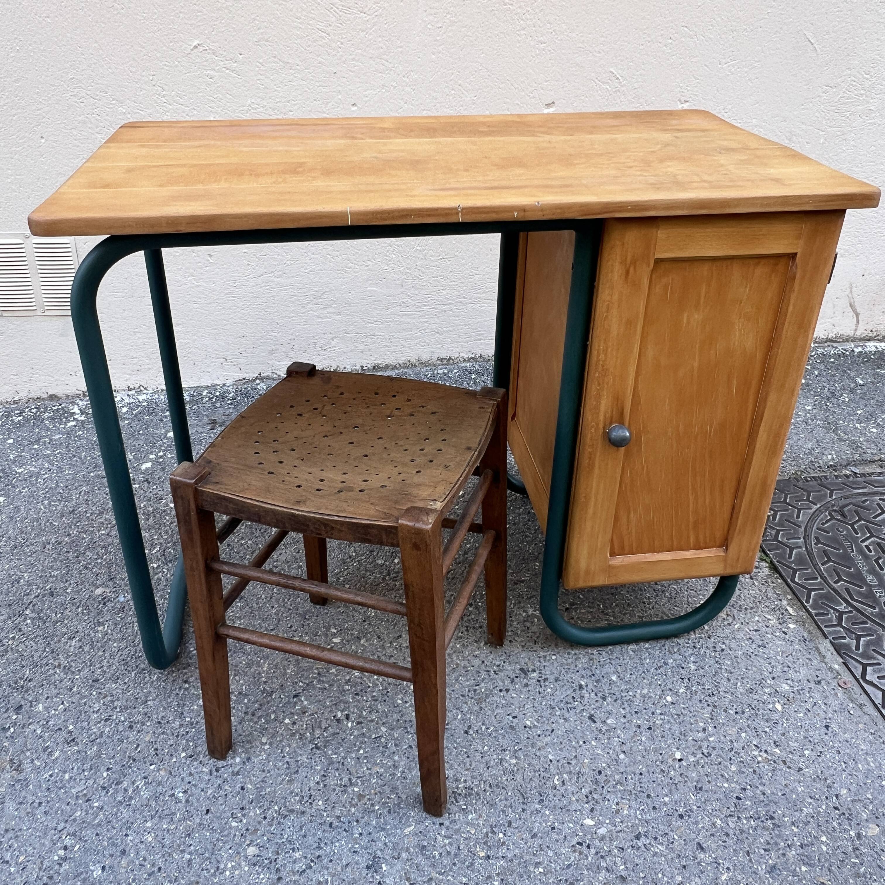 Boarding office spirit Jacques Hitier