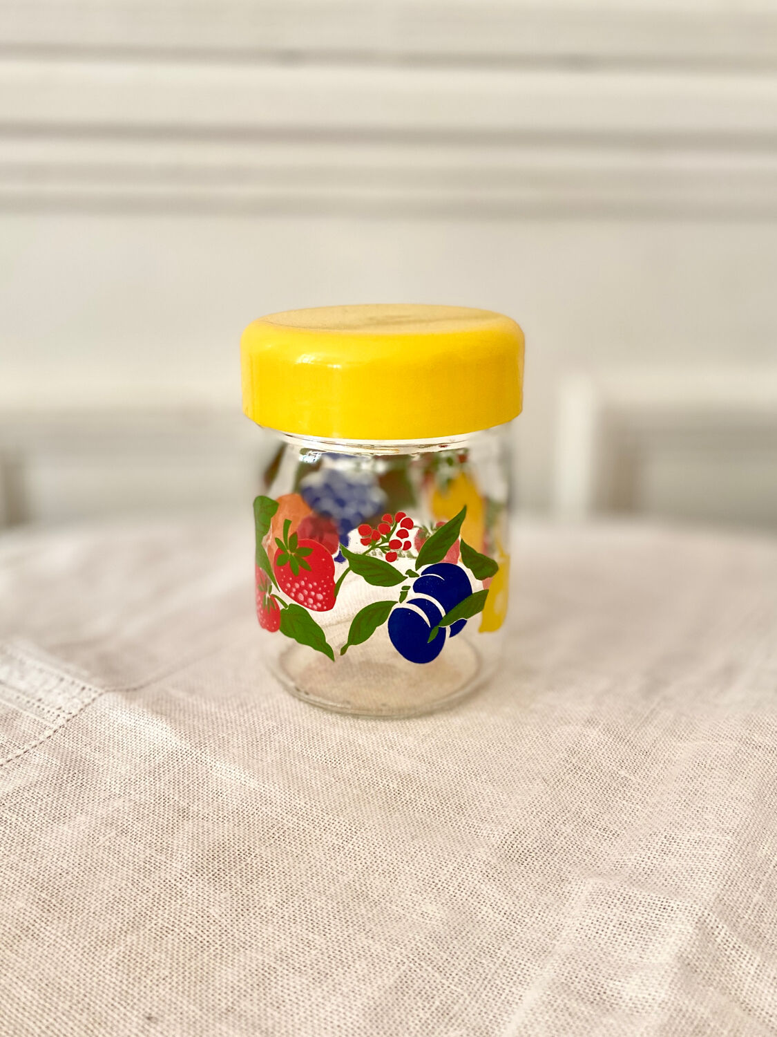 Glass jars The Perfect 70's vintage fruit décor