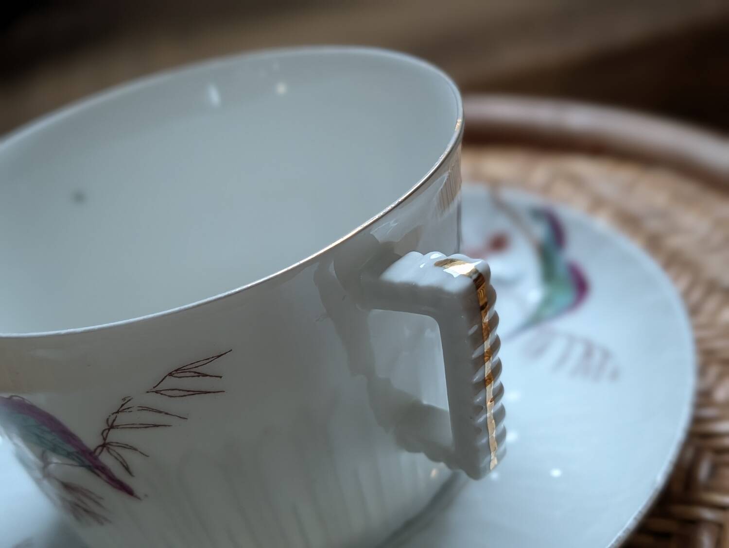 Fine porcelain breakfast cup with floral decoration, 1930-1940.